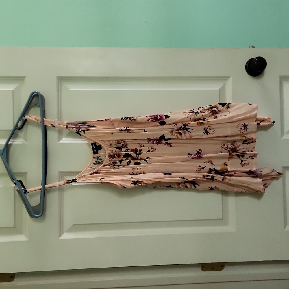 Torrid size 2 pink floral tank